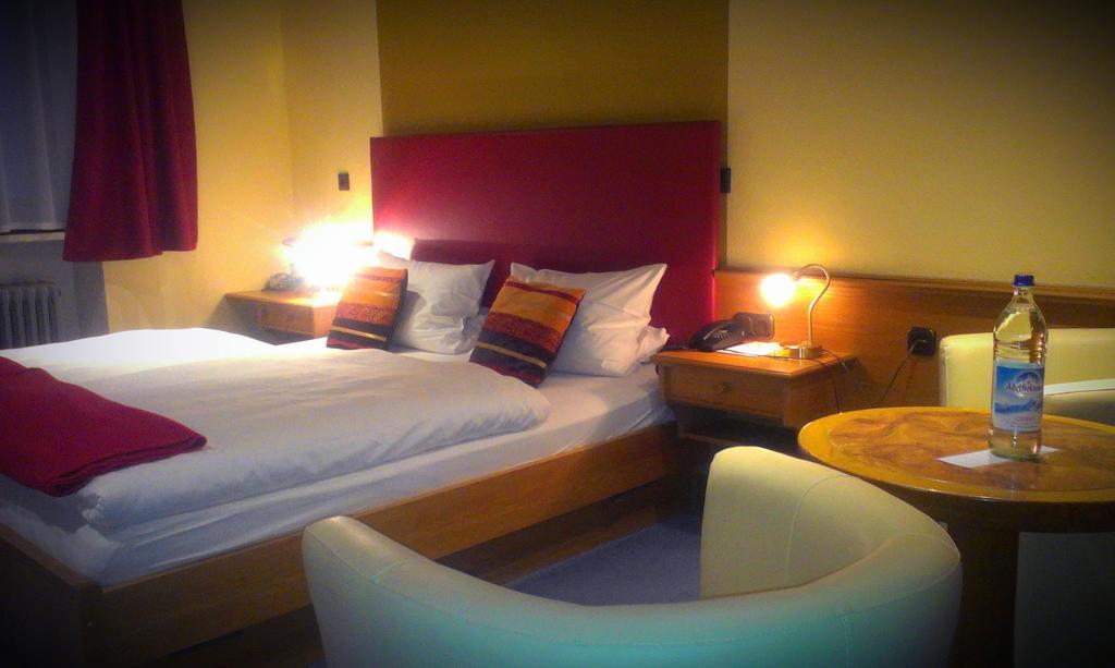 Hotel Zur Post Schönberg Quarto foto
